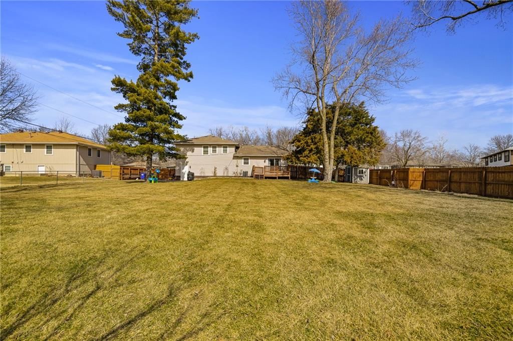 915 W FOREST Drive — photo 39