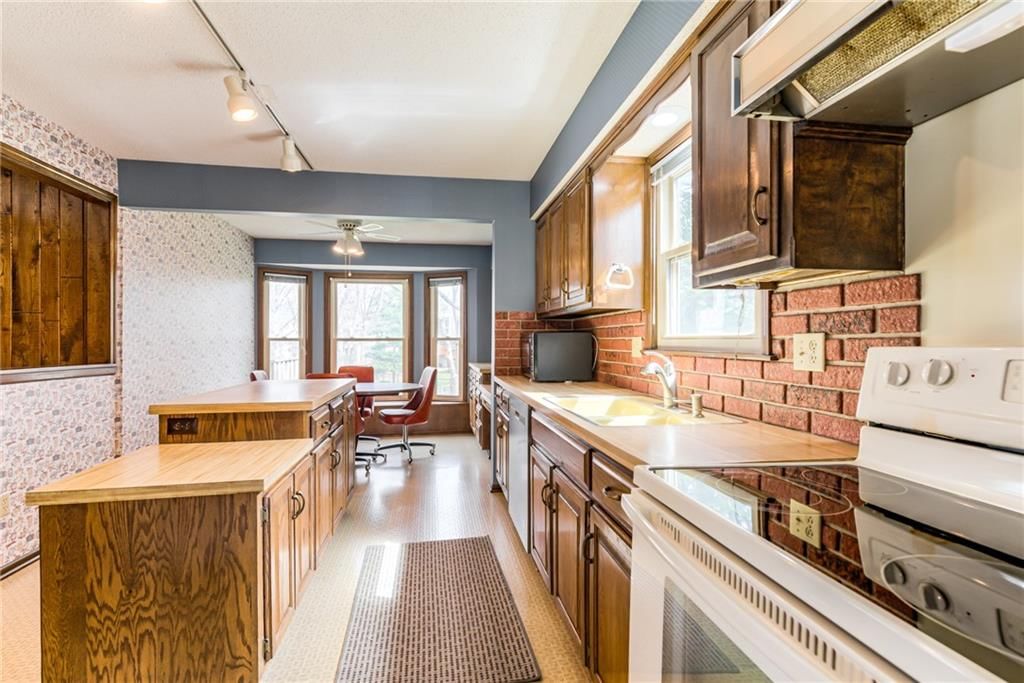 8927 Lackman Road — photo 8