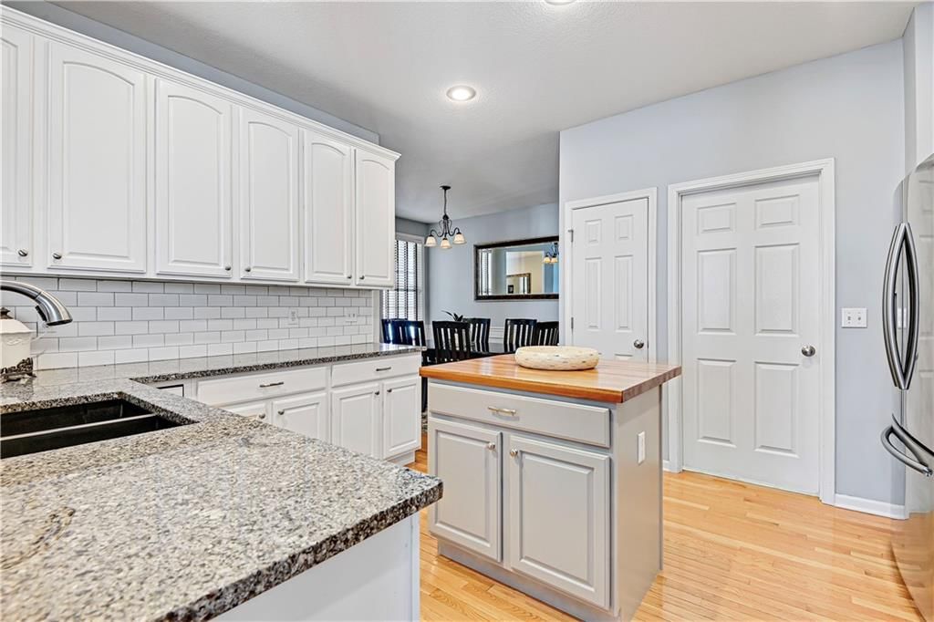 23736 W 87th Terrace — photo 12