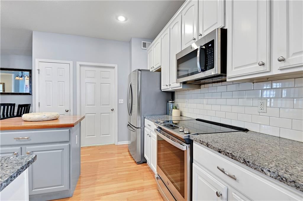 23736 W 87th Terrace — photo 13