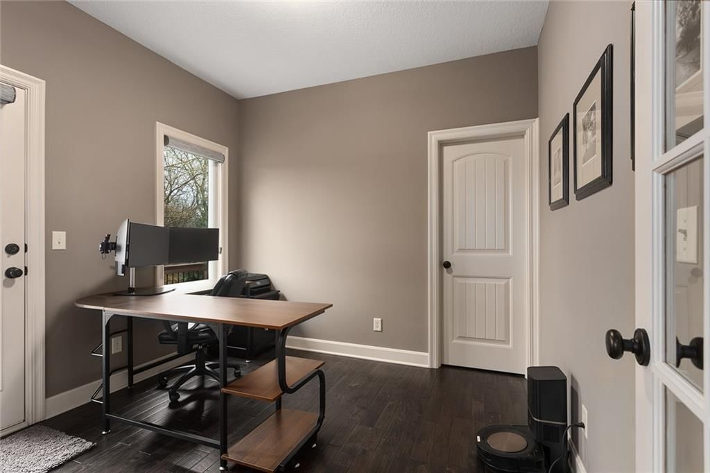 11105 N Wabash Avenue — photo 11