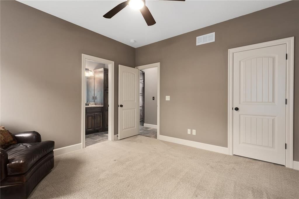 11105 N Wabash Avenue — photo 17