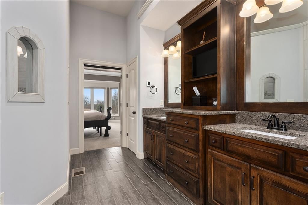 11105 N Wabash Avenue — photo 22