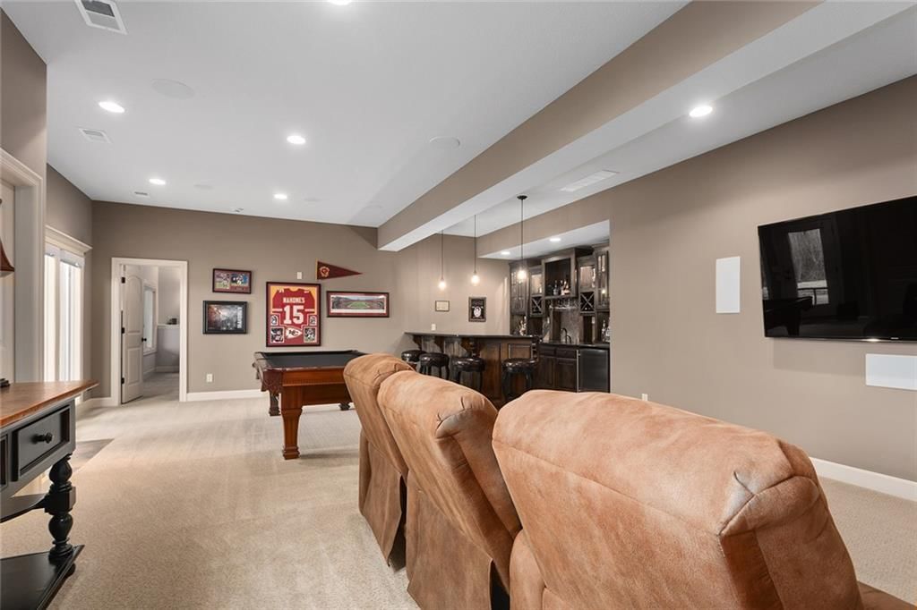 11105 N Wabash Avenue — photo 30