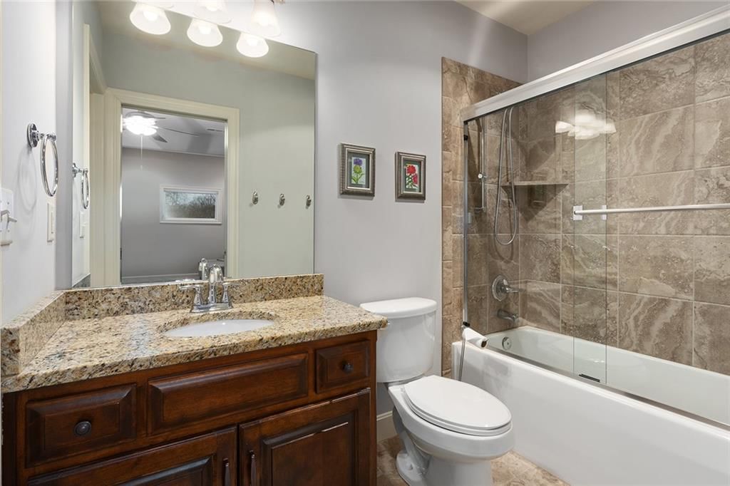 11105 N Wabash Avenue — photo 35