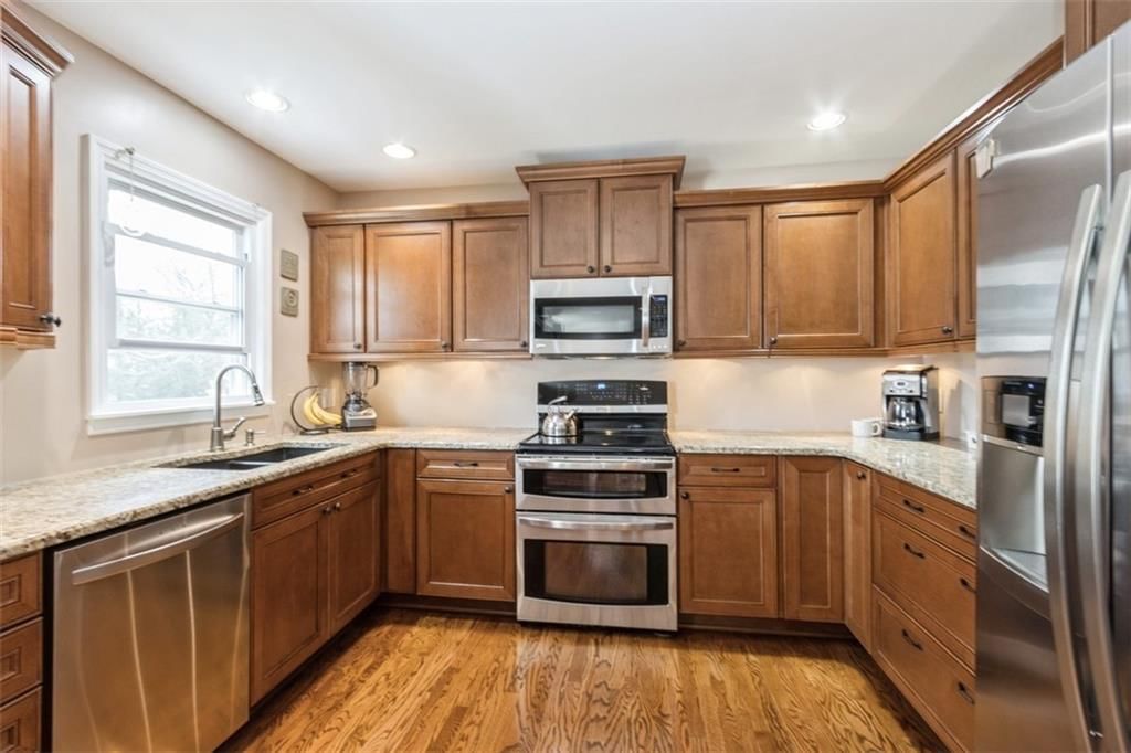 7345 Booth Street — photo 9