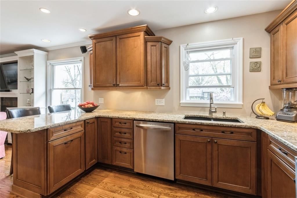 7345 Booth Street — photo 10
