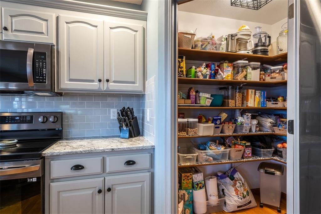 605 N Hemlock Street — photo 21
