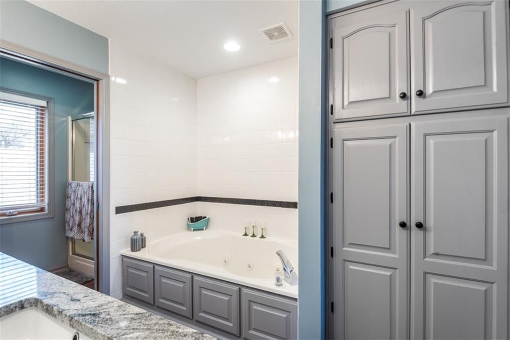 605 N Hemlock Street — photo 31