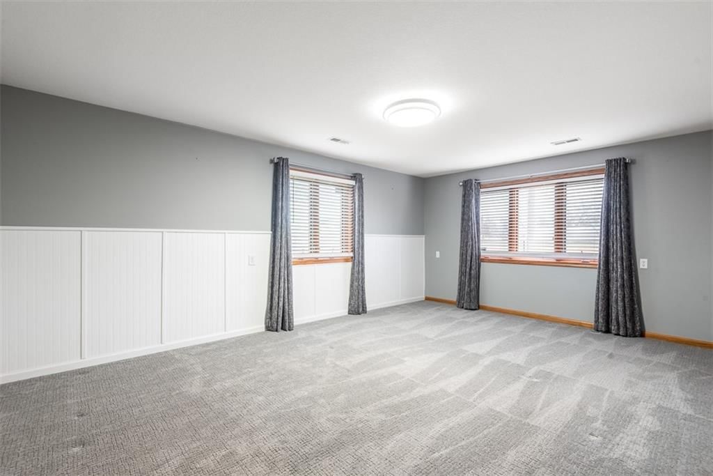 605 N Hemlock Street — photo 38