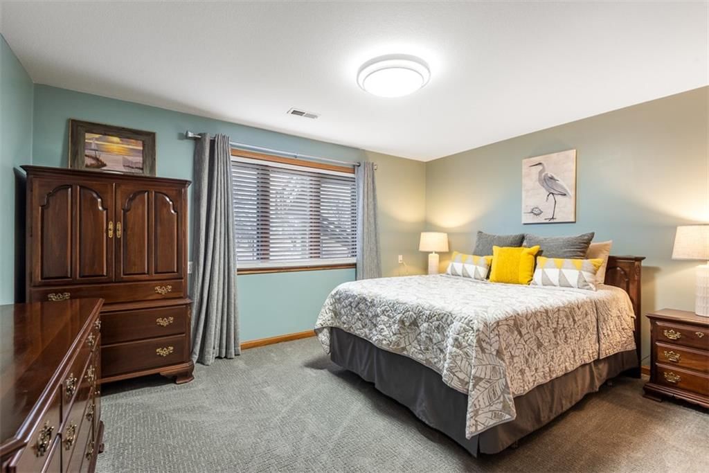 605 N Hemlock Street — photo 39