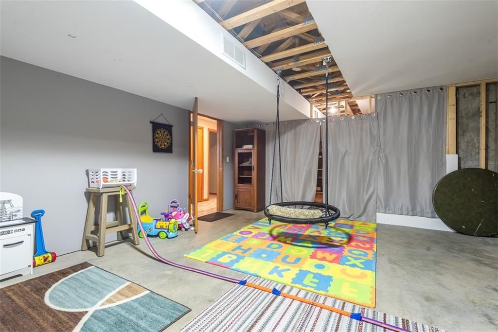 605 N Hemlock Street — photo 42