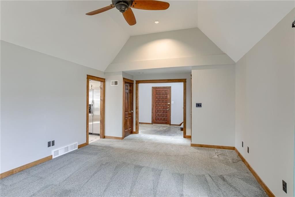 404 S Normandy Drive — photo 9