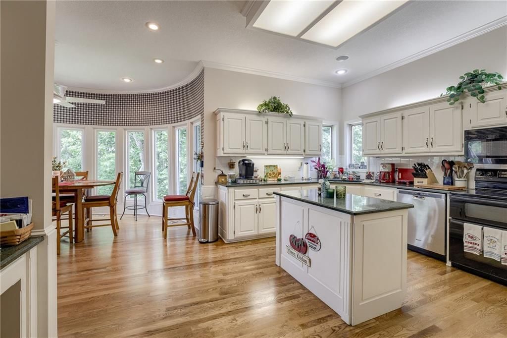 2826 S REDWOOD Drive — photo 11