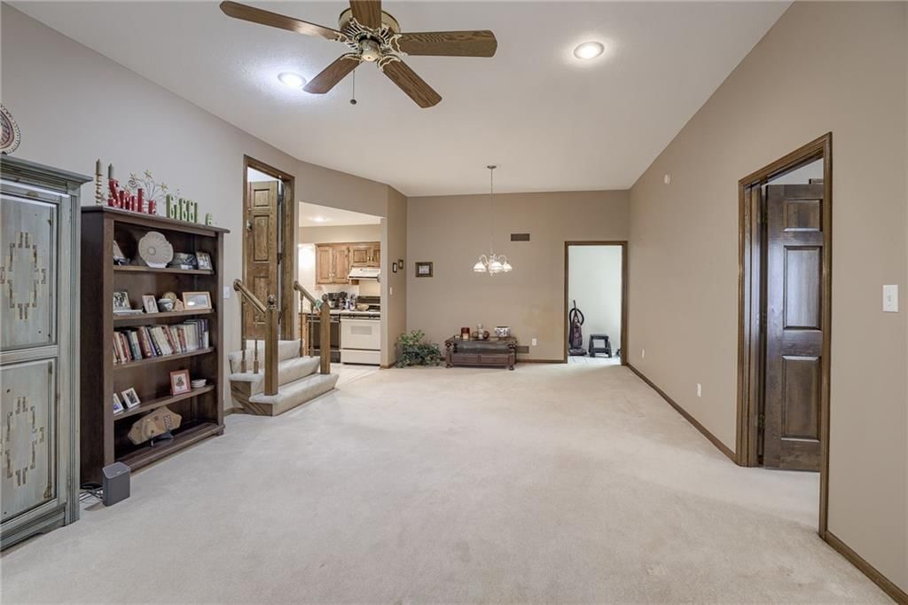 2826 S REDWOOD Drive — photo 29