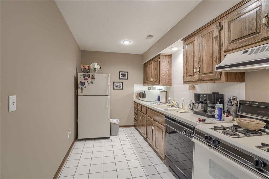 2826 S REDWOOD Drive — photo 30