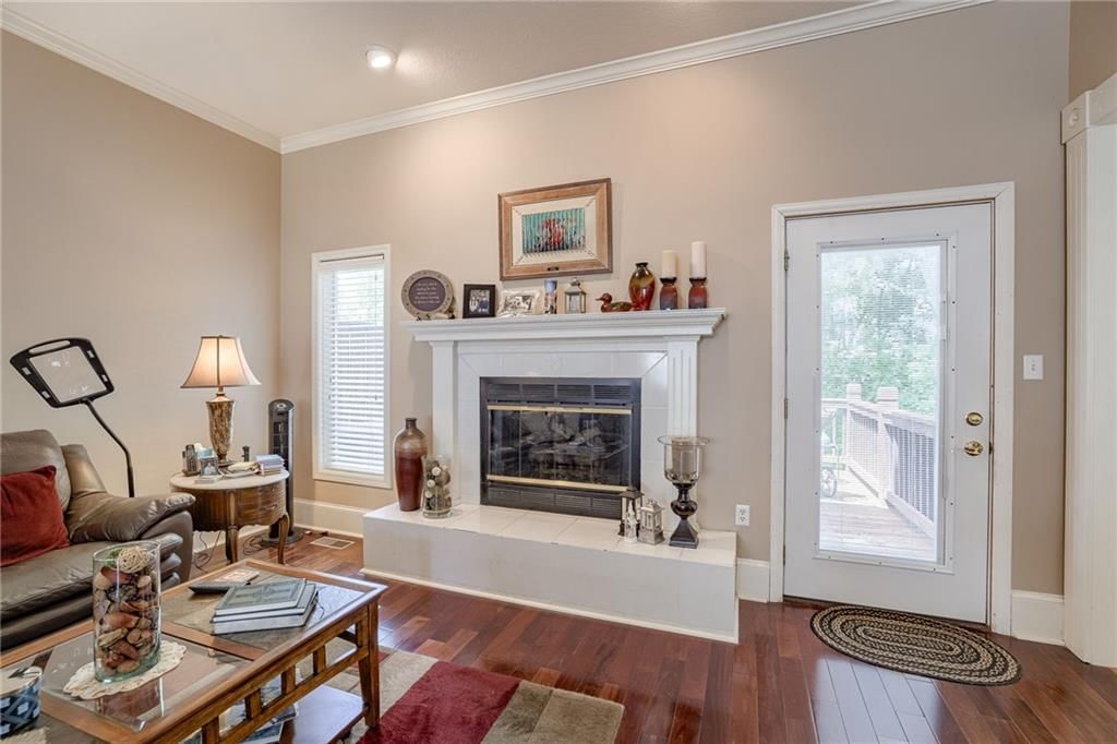 2826 S REDWOOD Drive — photo 8