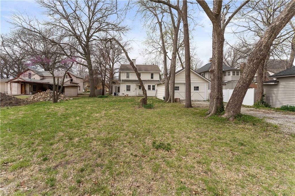 319 S Elm Street — photo 43