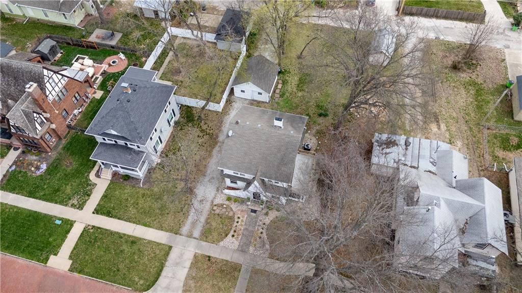 319 S Elm Street — photo 48