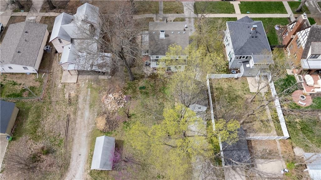 319 S Elm Street — photo 50