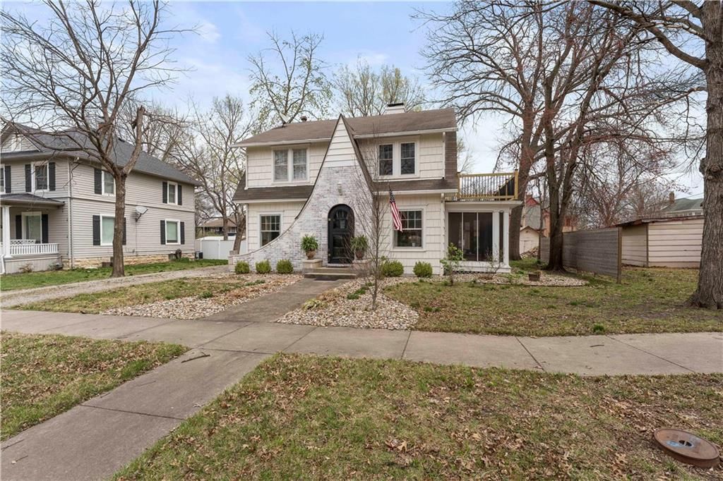319 S Elm Street — photo 7