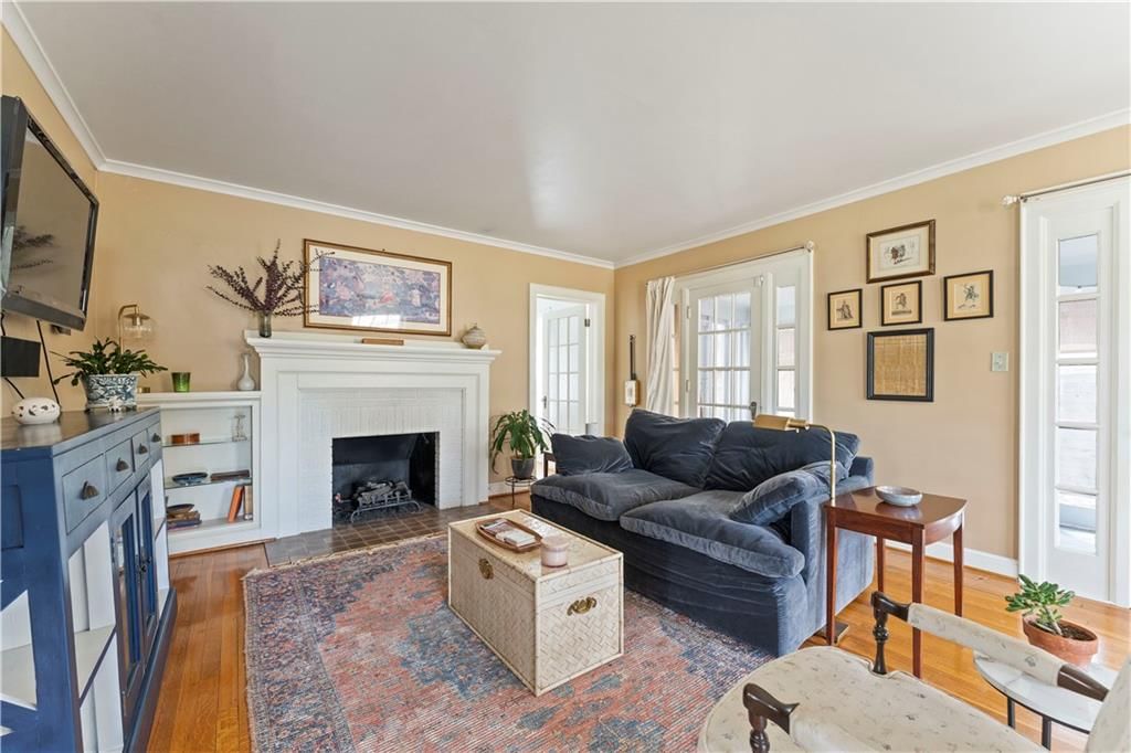 319 S Elm Street — photo 10