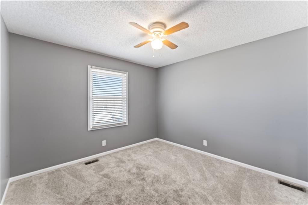 915 SW Shorthorn Drive — photo 24