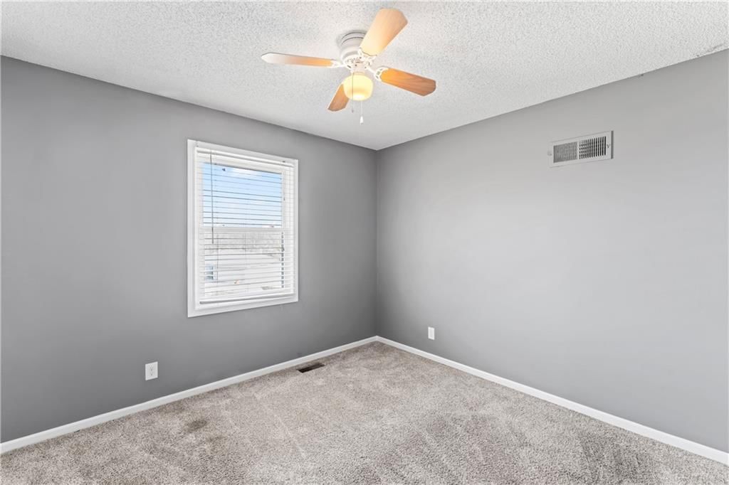 915 SW Shorthorn Drive — photo 28