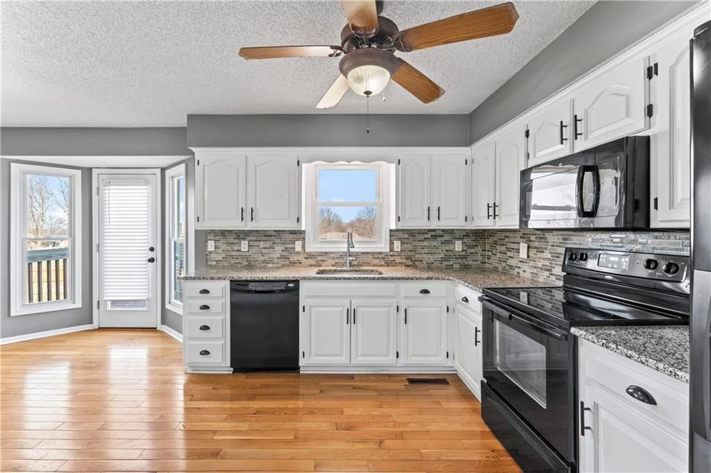915 SW Shorthorn Drive — photo 10