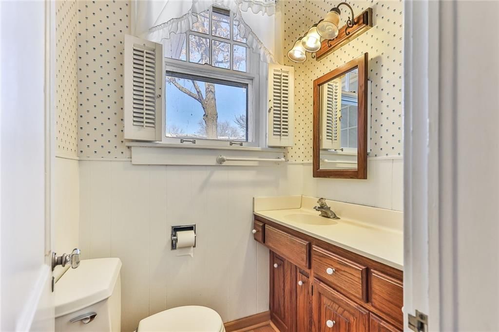 416 W 6th Street — photo 15