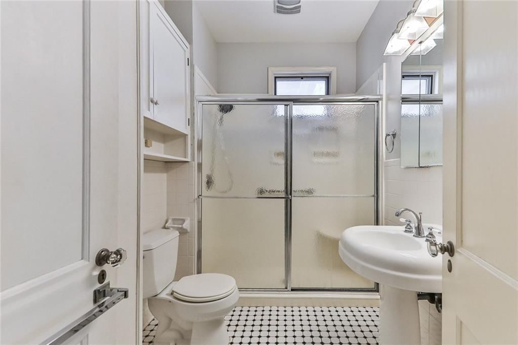 416 W 6th Street — photo 28