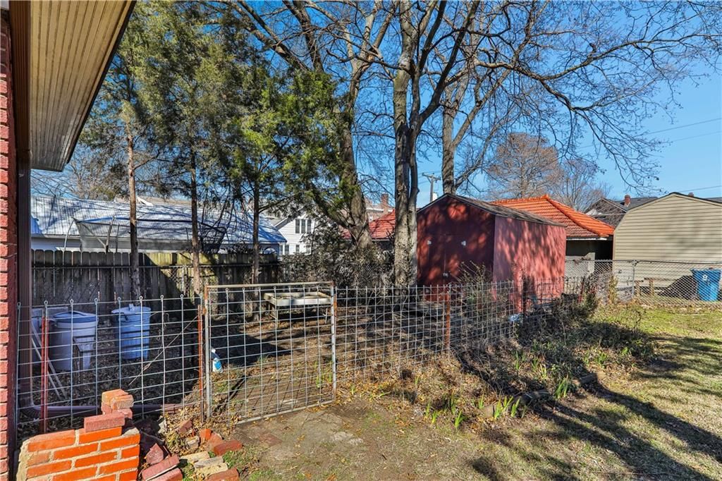 416 W 6th Street — photo 33