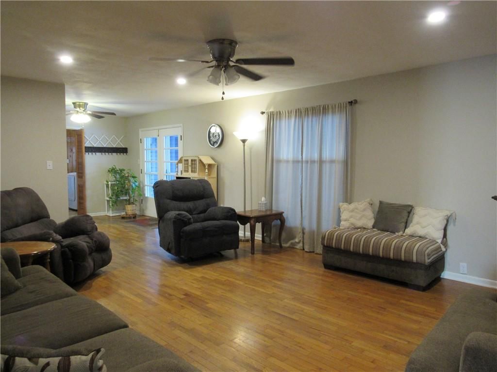 1317 S Arlington Avenue — photo 5