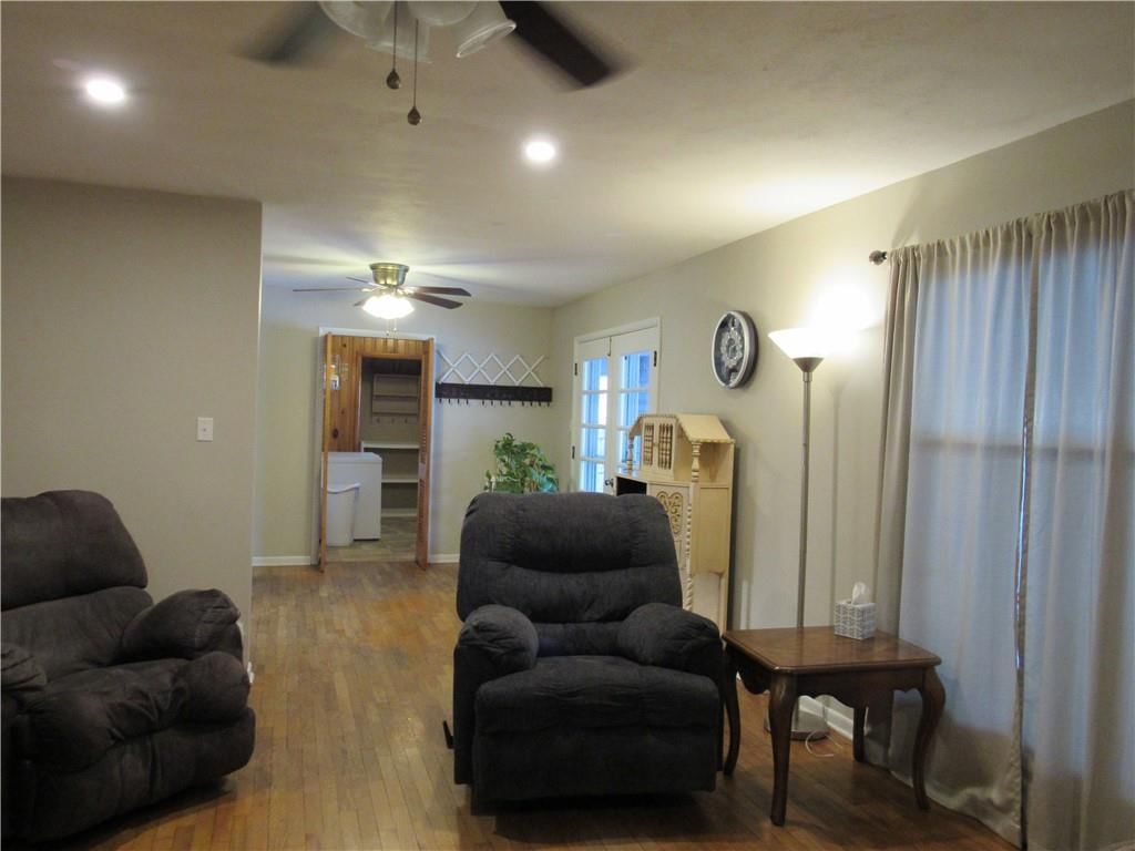 1317 S Arlington Avenue — photo 8