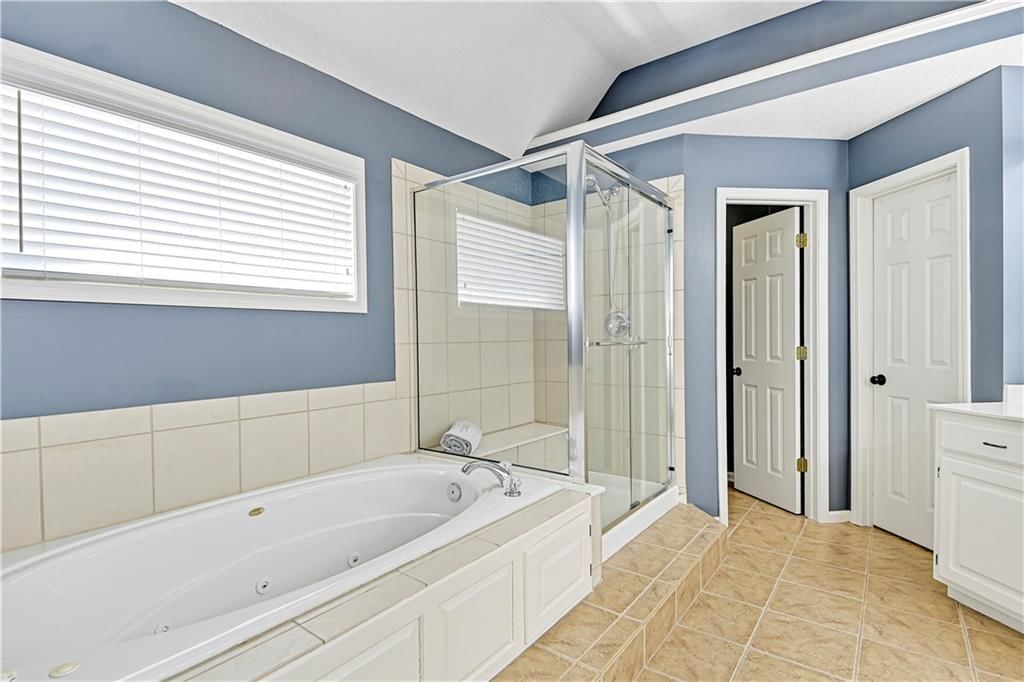 8413 W 142nd Terrace — photo 35