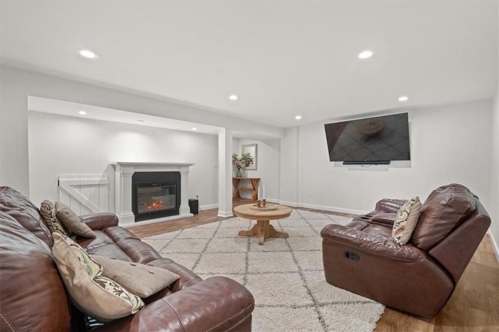 530 E Cheyenne Street — photo 20