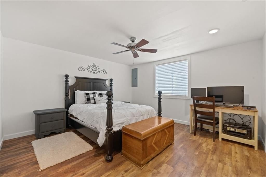 530 E Cheyenne Street — photo 21