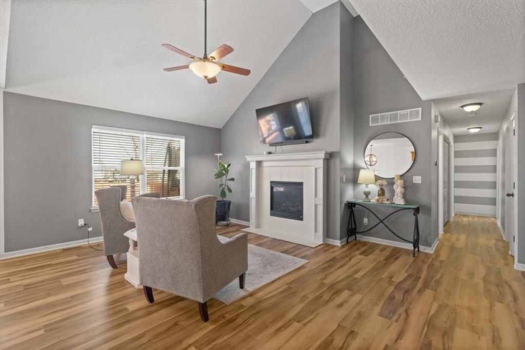 530 E Cheyenne Street — photo 6