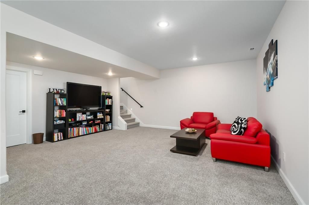 414 N Winnie Way — photo 29