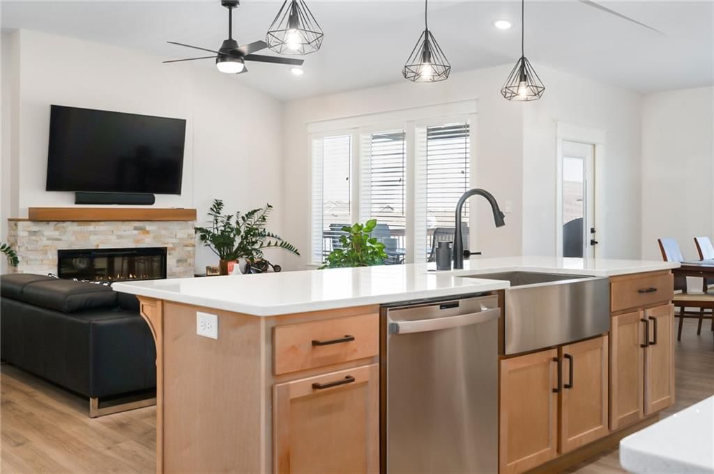 414 N Winnie Way — photo 5