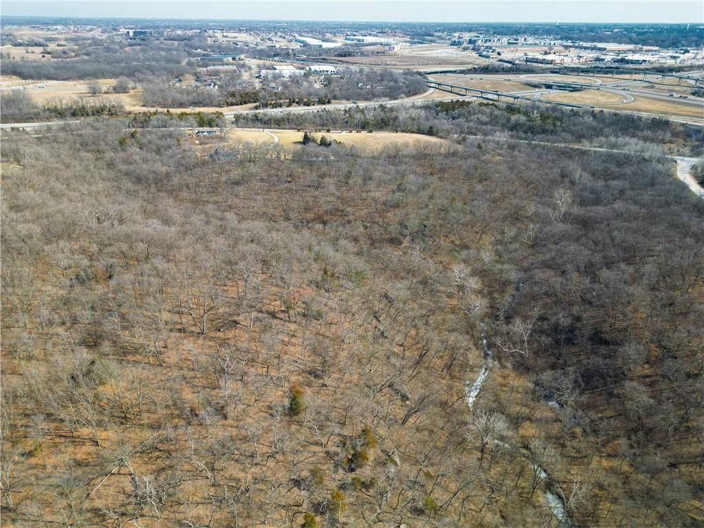 1352 NW Pryor Road — photo 5
