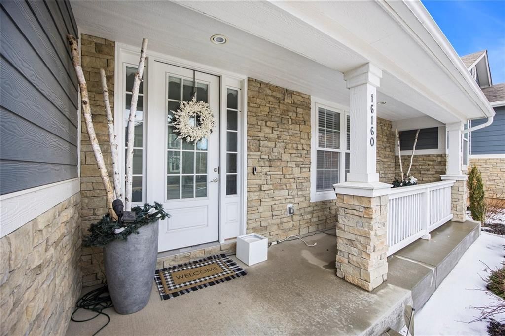16160 FONTANA Street — photo 3