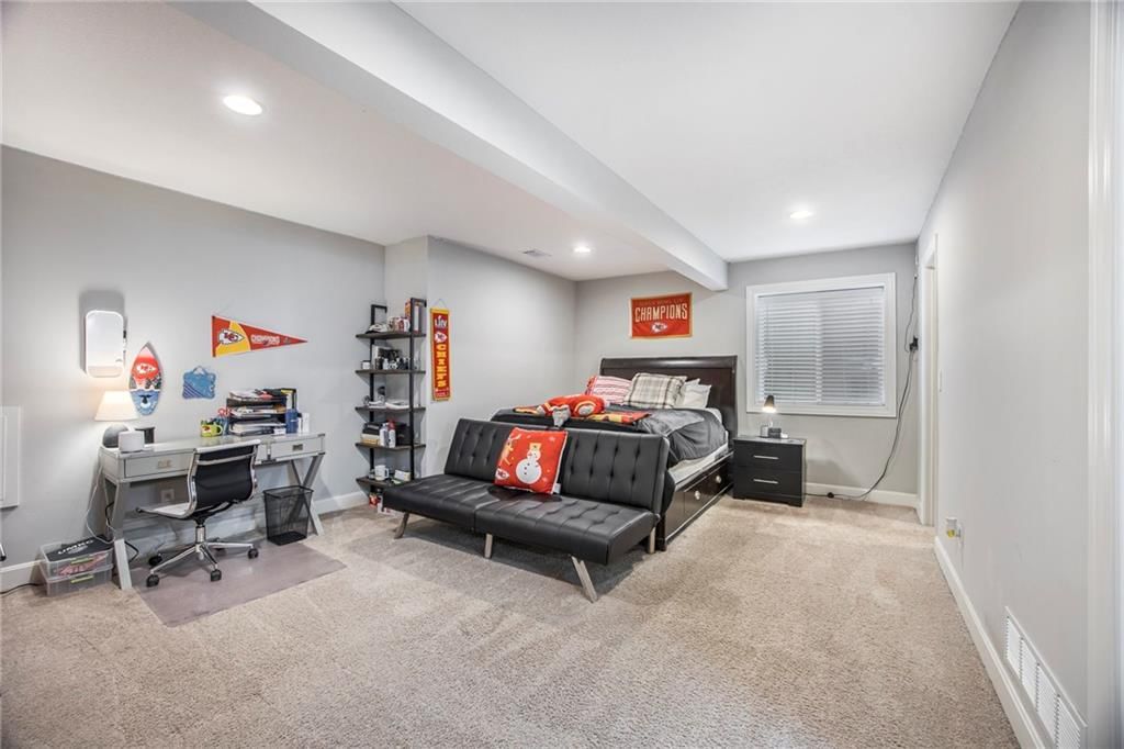 16160 FONTANA Street — photo 24