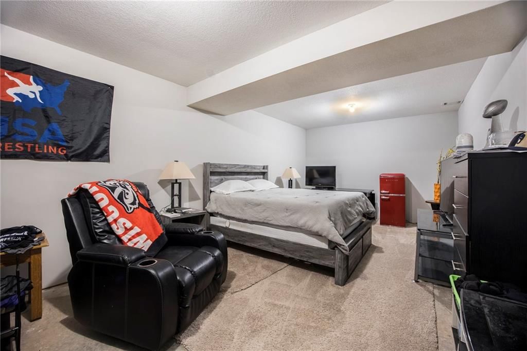 16160 FONTANA Street — photo 27