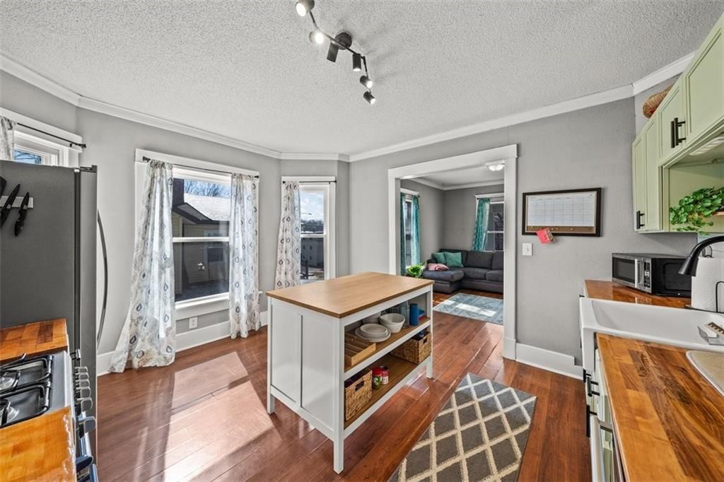 131 S Neconi Avenue — photo 7