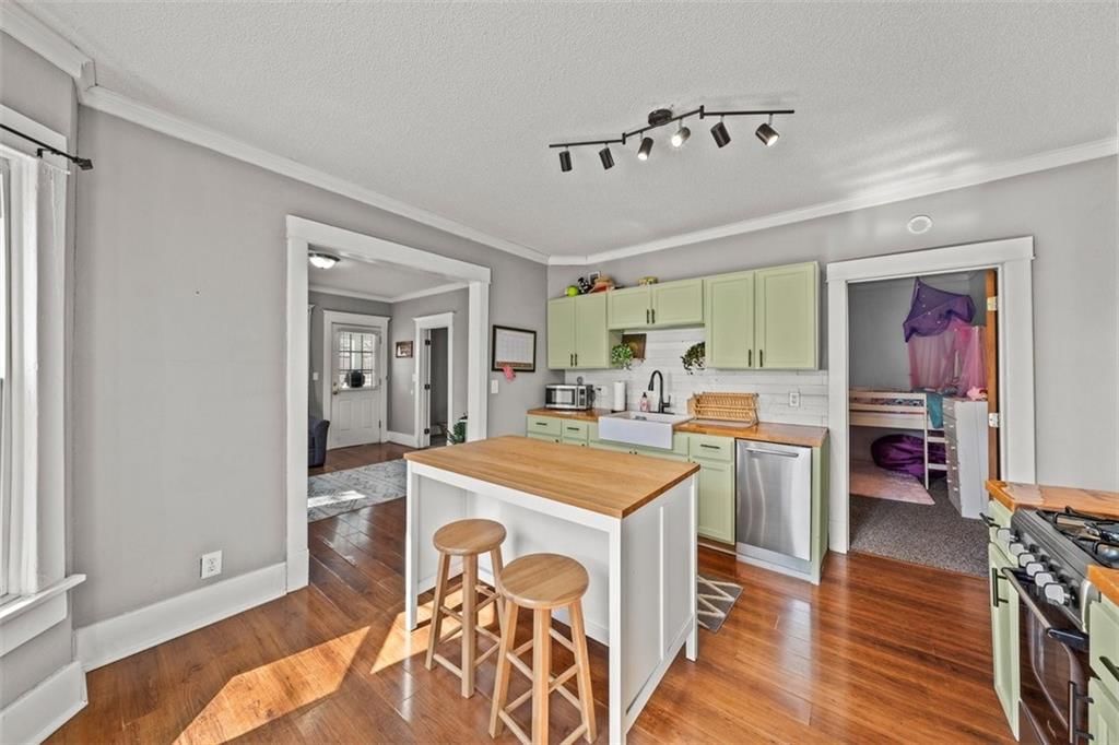 131 S Neconi Avenue — photo 8