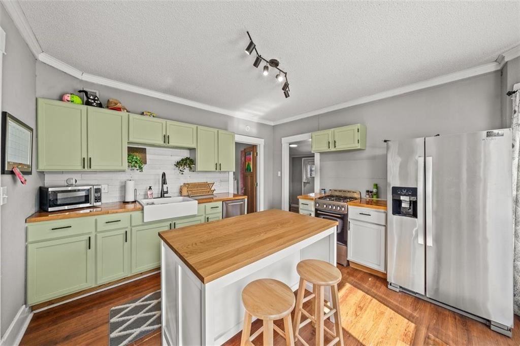 131 S Neconi Avenue — photo 9