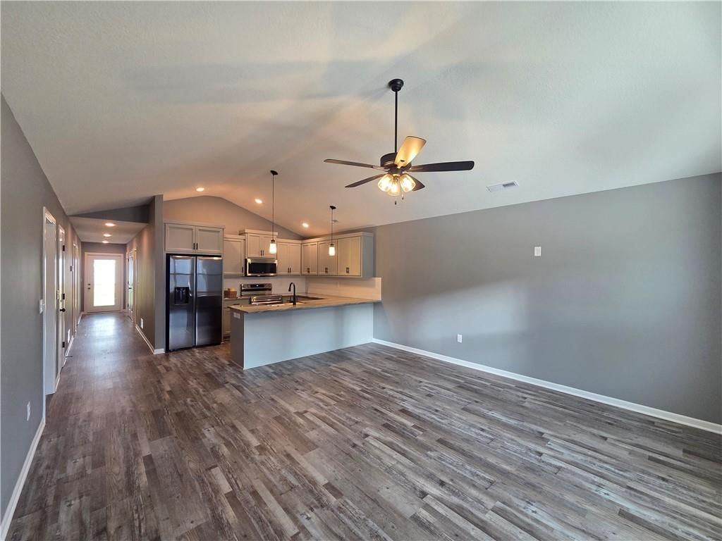 542 N Lexington Street — photo 3