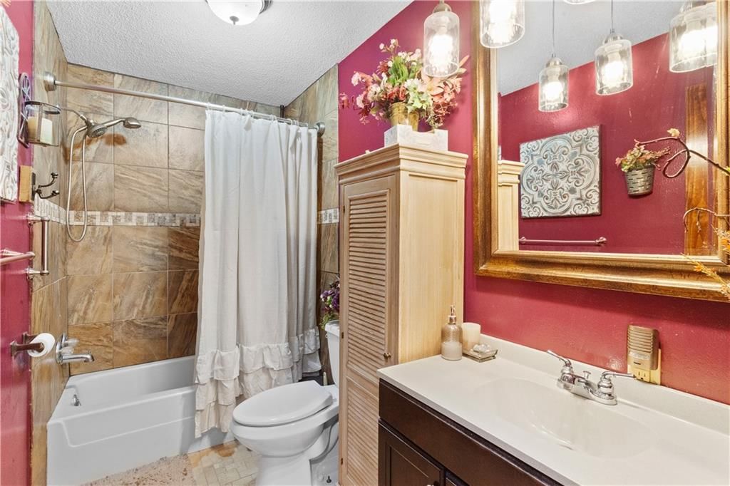 704 SW 4th Street — photo 17