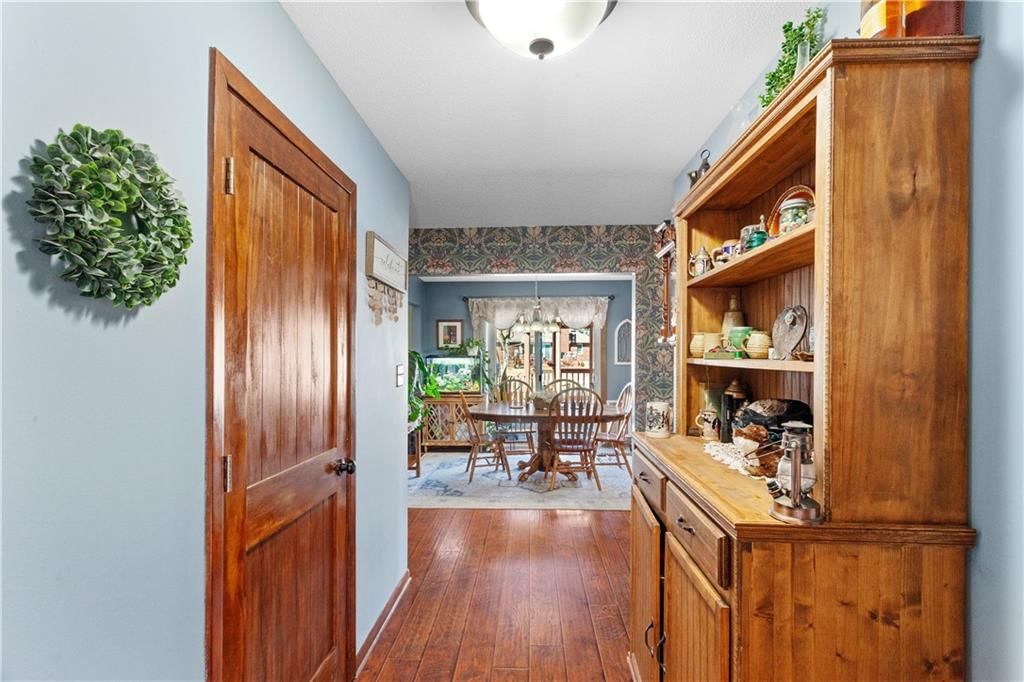 704 SW 4th Street — photo 5